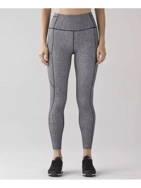 Lululemon Fast Free 7/8 Tights In Frozen Fizz White size 4